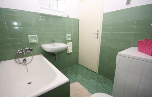 Two-bedroom Apartment Fazana 09