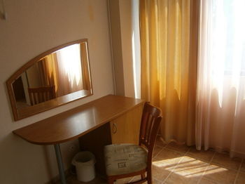 Hotel Briz(.)