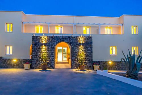 Zorbas Hotel Santorini