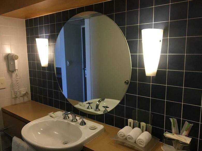 Mercure Hotel Harbourside Cairns