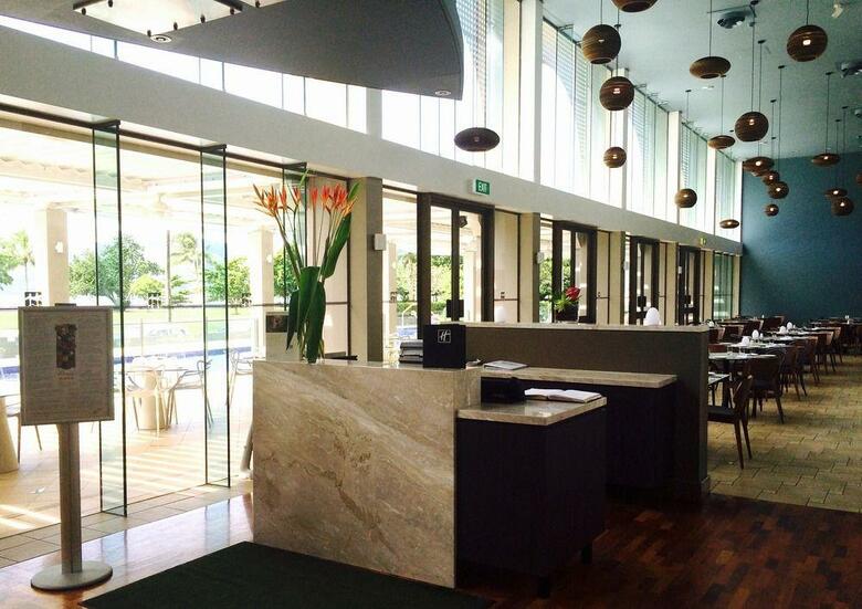 Mercure Hotel Harbourside Cairns