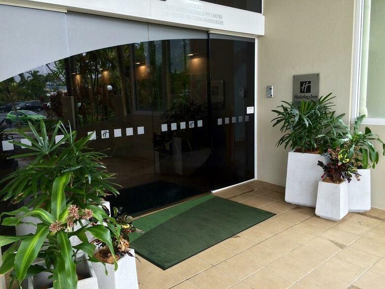 Mercure Hotel Harbourside Cairns