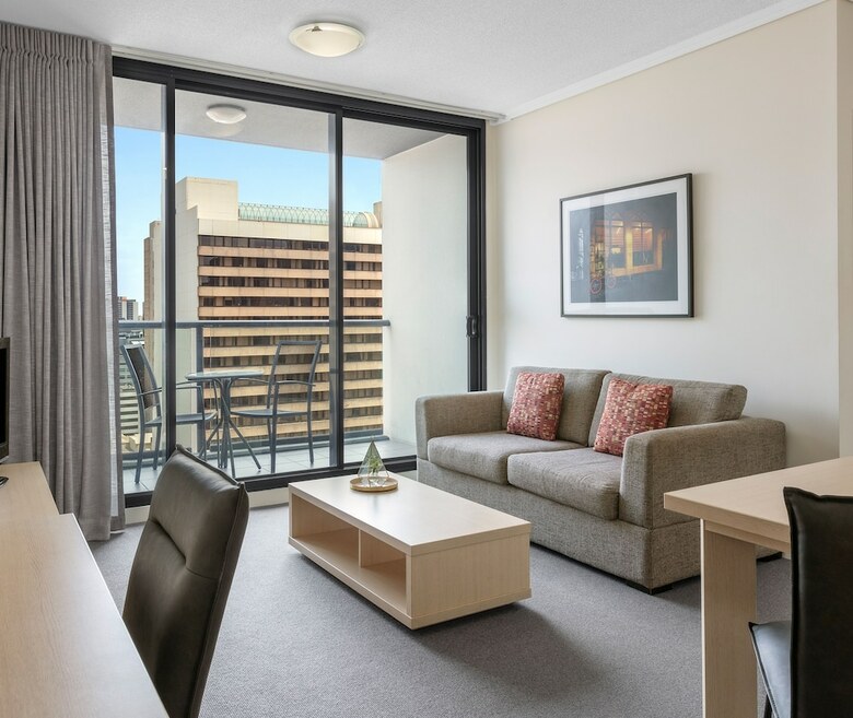 Hotel Oaks Charlotte Towers