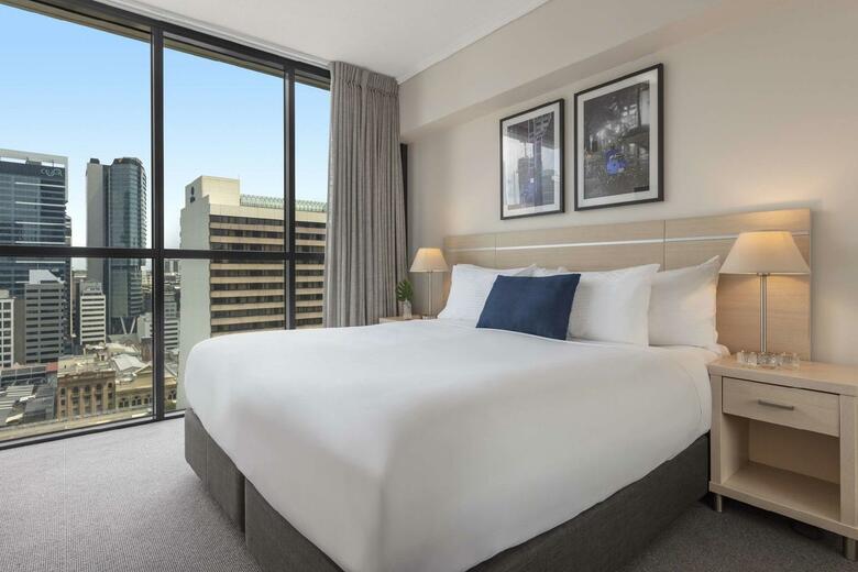 Hotel Oaks Charlotte Towers