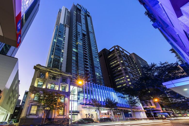 Hotel Oaks Charlotte Towers