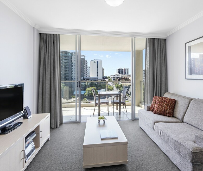 Hotel Oaks Lexicon Apartments