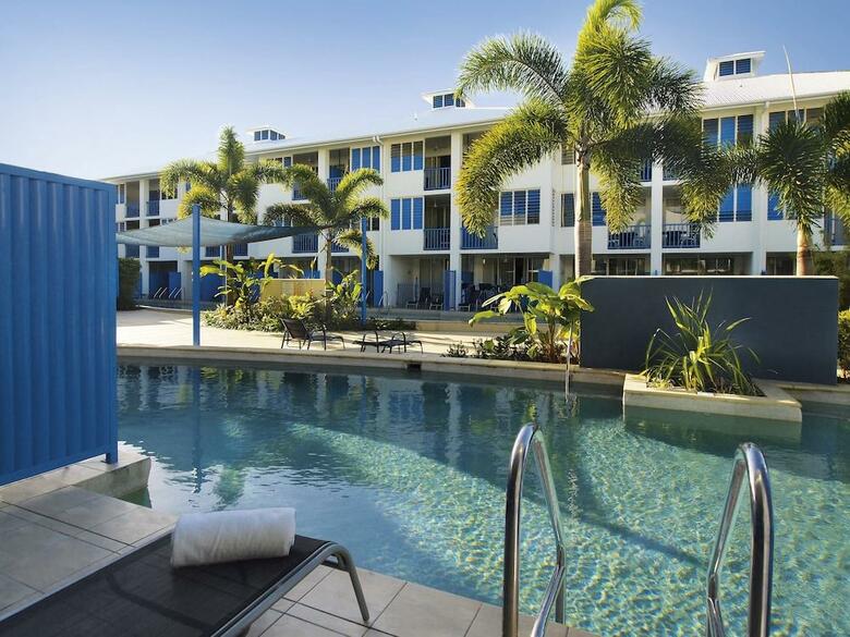 Hotel Oaks Lagoons