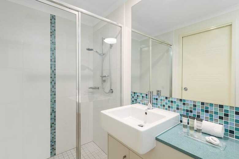 Hotel Oaks Lagoons