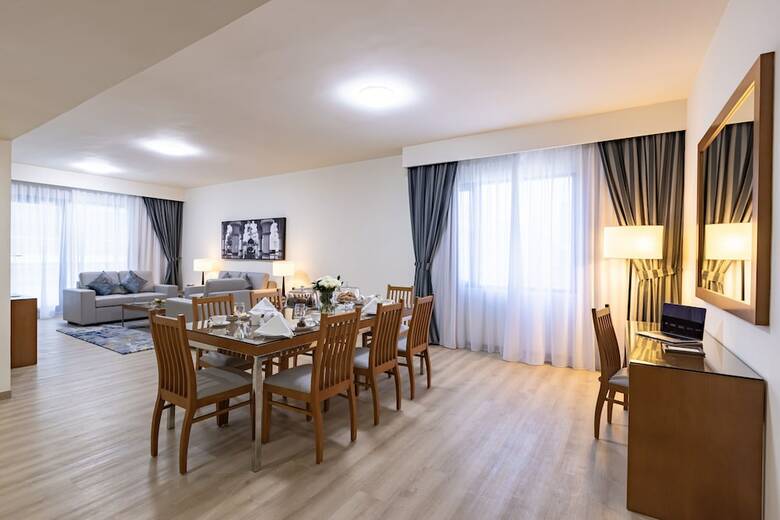 Golden Sands Hotel Apartments