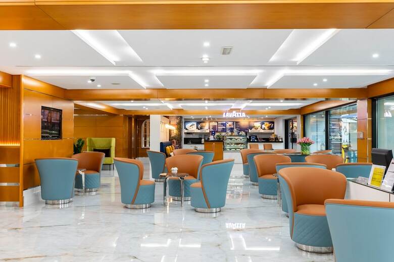 Golden Sands Hotel Apartments