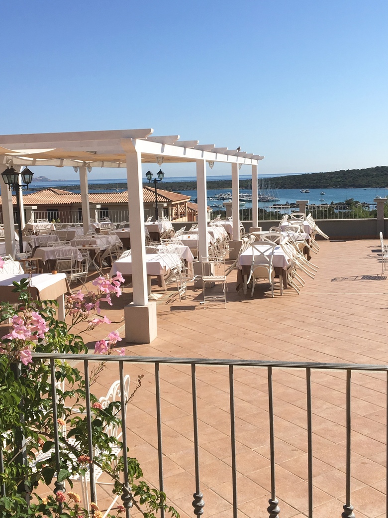 Apartamentos Villaggio Baia De Bahas � Suites