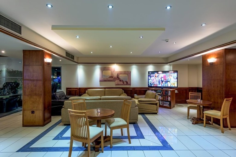Manousos City Hotel