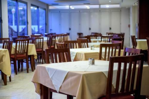 Manousos City Hotel