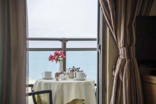 Manousos City Hotel