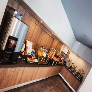 Hotel City Express Plus Cabo San Lucas