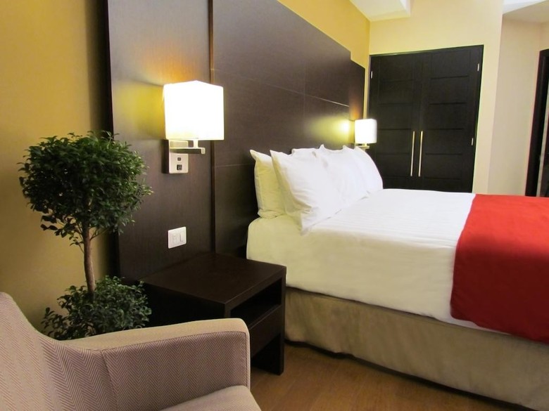 Principe Hotel And Suites
