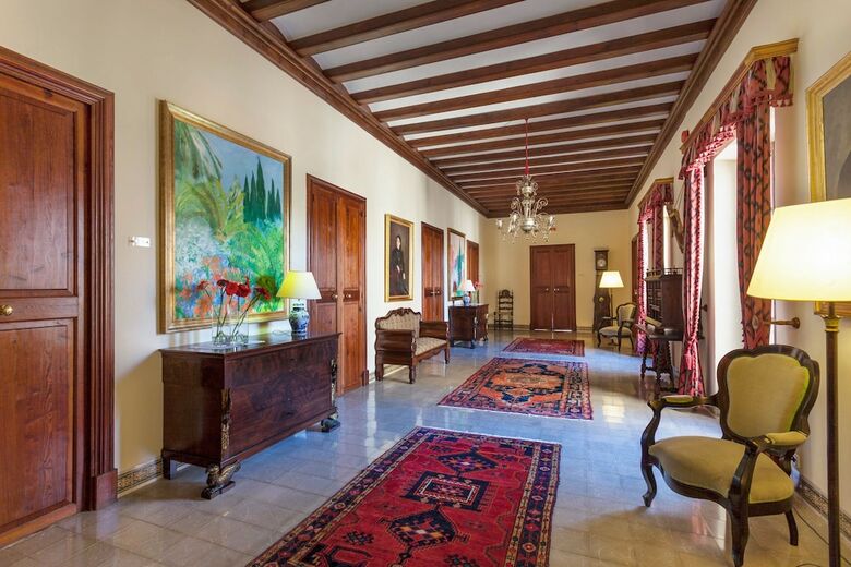 Hotel Llenaire