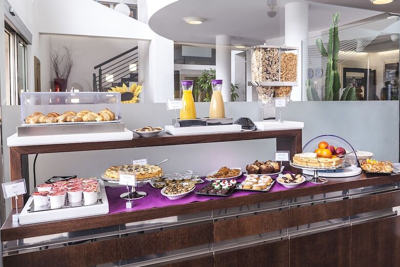 Jc Contemporary Hotel