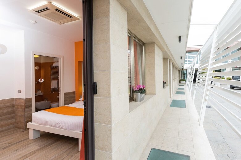 Jc Contemporary Hotel