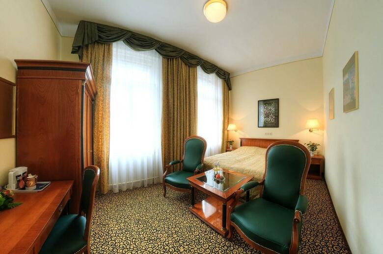 Hotel Carlton Opera