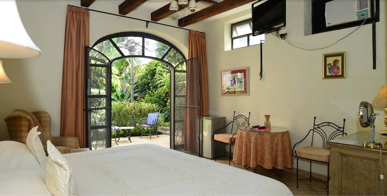 Bed & Breakfast Casa Tres Leones