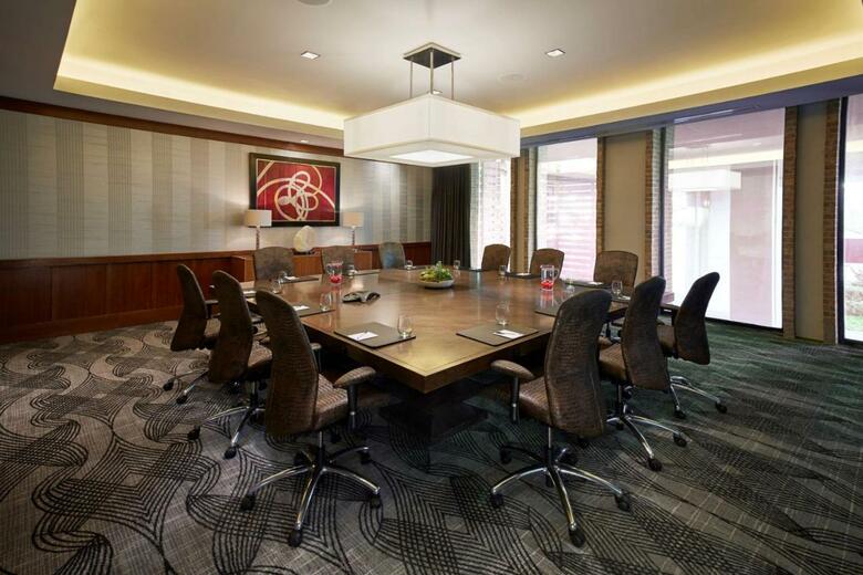 Hotel The Highland Dallas, Curio Collection By Hilton
