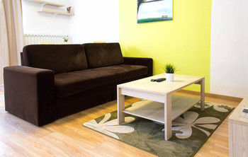 Corvin Plaza Apartments And Suites