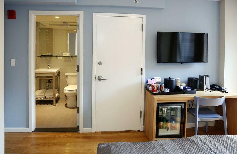 Hotel 32 32