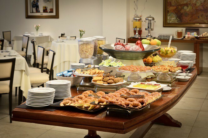 Hotel Iru�a