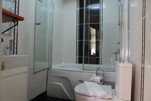 Tom Square Boutique Hotel