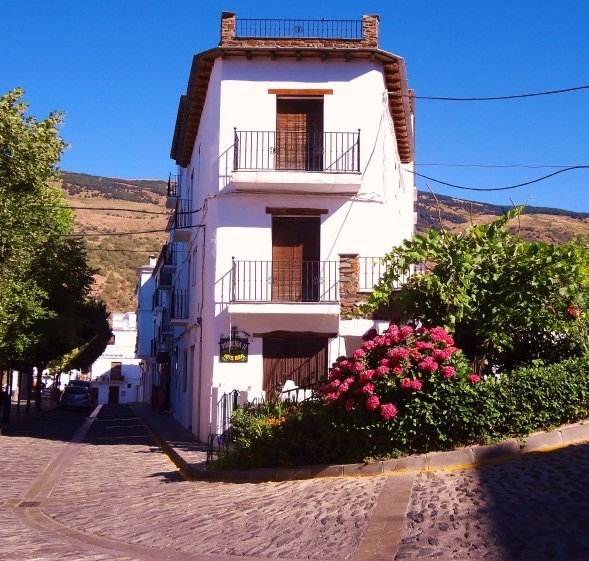 Hotel Hostal Poqueira