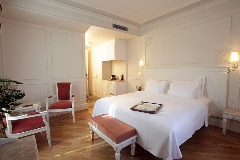 Corinne Hotel
