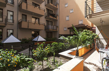 Aparthotel Broadway Apartments