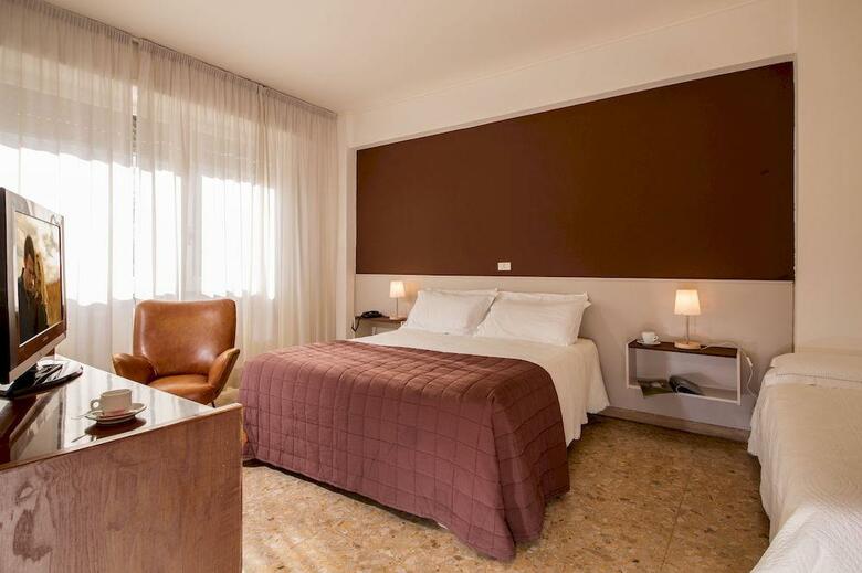 Radio Hotel