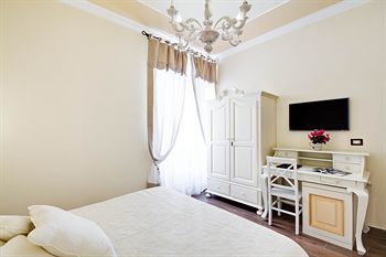 Sweetly Home Roma Luxury B&B