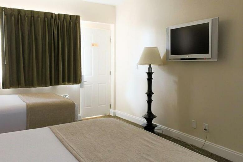 Beach Place Hotel