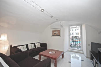 House & The City - Navona Apartments