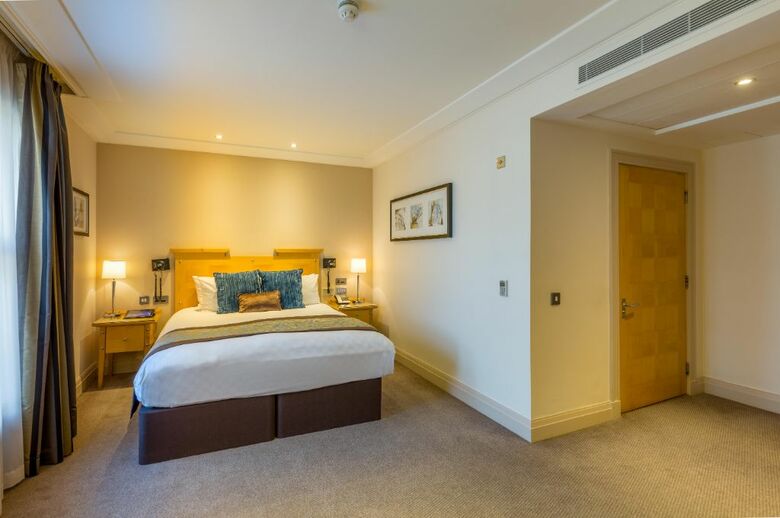 Amba Hotel Charing Cross
