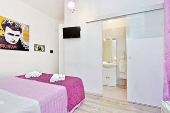 Hotel Applemoon Rooms For Rent
