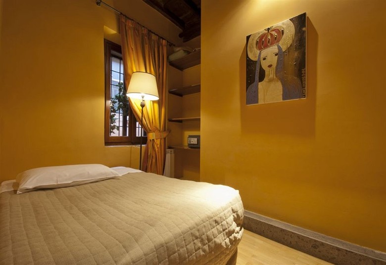 Hostal Manfredi Luxury Apartments
