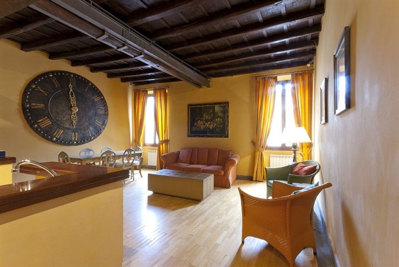 Hostal Manfredi Luxury Apartments