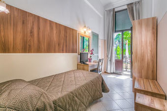 Hostal Hotel Arno Bellariva