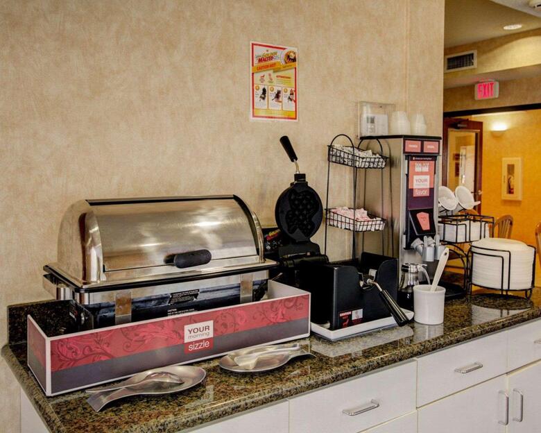 Hotel Comfort Inn & Suites (.)