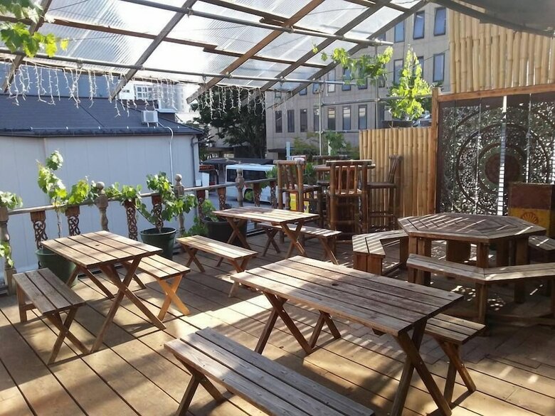 Hostal Worldtreck Dinner & Guesthouse Pise