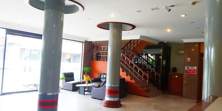 Paradise Hotel