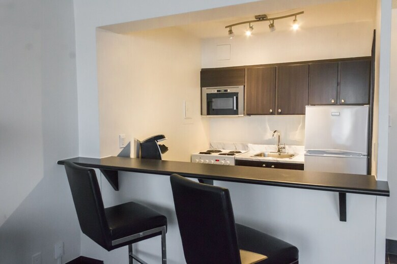 Embassy Hotel & Suites Ottawa