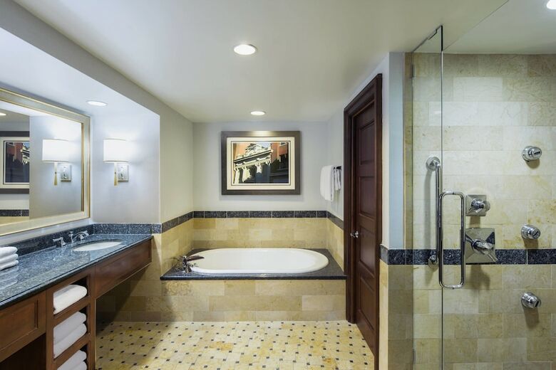 Hotel Sheraton Norfolk Waterside