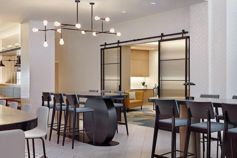 Hotel Delta Calgary Airport