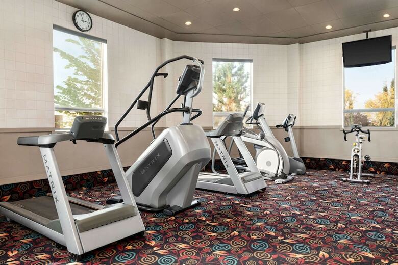 Hotel Executive Royal Inn North Calgary