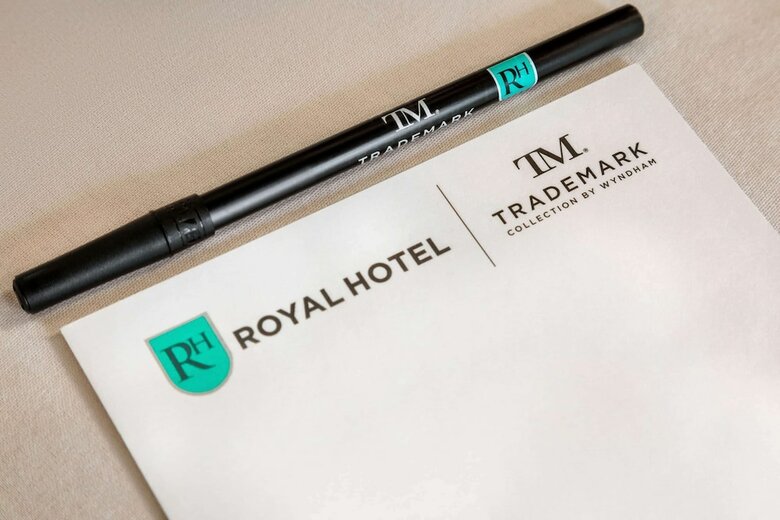 Hotel Executive Royal Inn North Calgary